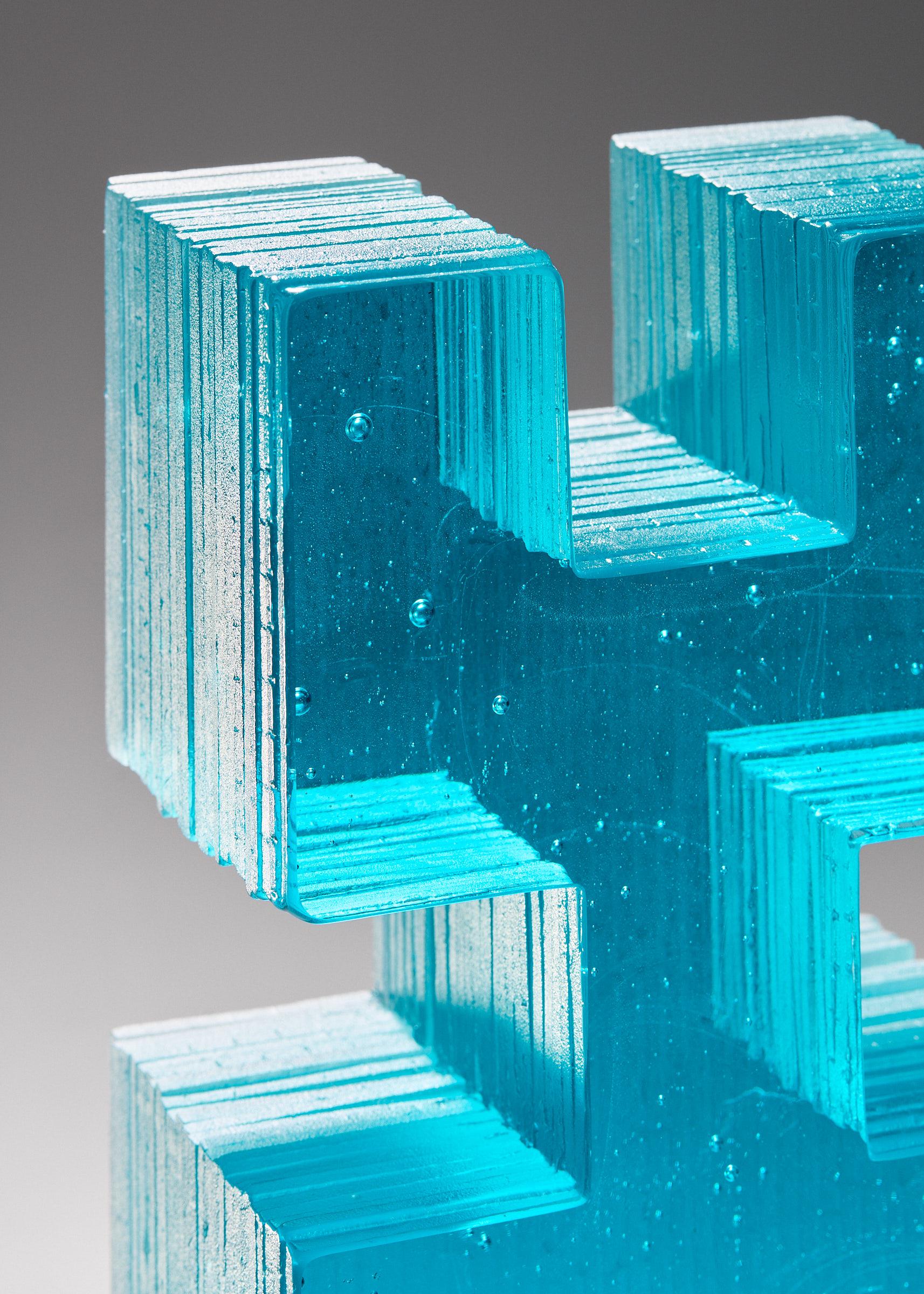 Maze Element #86 (detail), 2025, Molded glass partially polished, 48 x 18 x 12,5 cm, © Stan Huaux